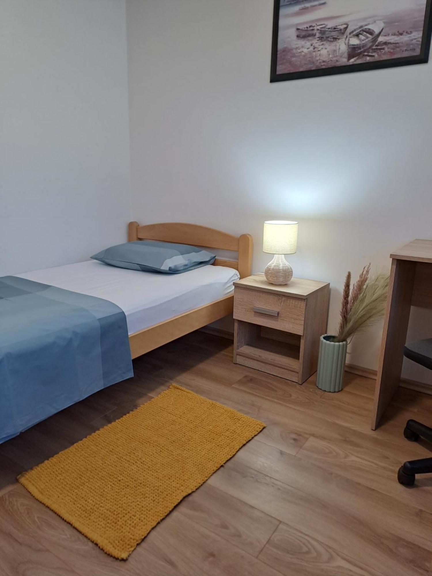 Yulia Apartman Pula Exterior photo